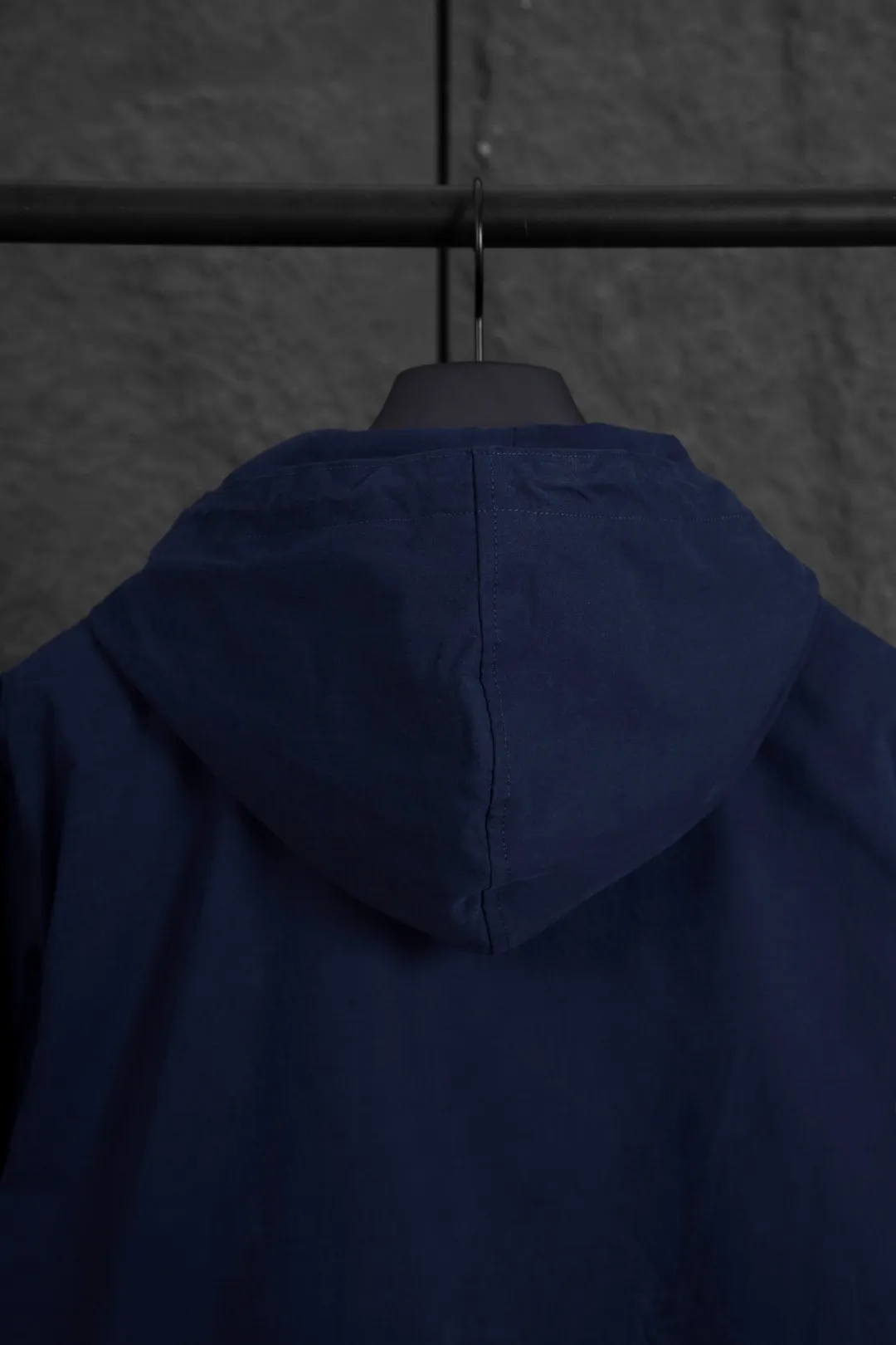 P290 Actual photo [Popular item] Style number: 25109# (on sale all year round) Color: khaki/navy blue Size: S to XL - Ralph Lauren/Ralph Lauren Solid color logo embroidered cotton soft shell fabric hooded assault jacket - the face is the same as the original 32 high count plain super soft carbon grinding ✅ - Brand POLO three zippers Customized back collar webbing Dark and light two-color oil edge leather strips ✅ - Ralph Lauren/Ralph Lauren's classic men's and women's bomber zipper hooded jacket. It has an elegant and fashionable style with any wear. It has a retro and relaxed feel. The hood and zipper elements add to the casual casualness. The paper man effect on the upper body can be perfectly controlled whether it is sports style or casual style ✅